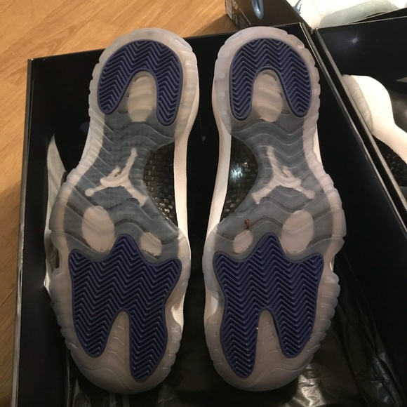 Air Jordan Space Jam 11 - Picture 2 of 6